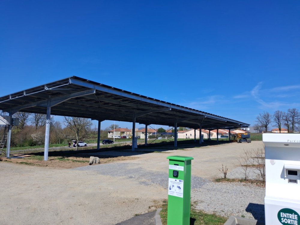 Aire camping-car � Confolens (16500) - Photo 2